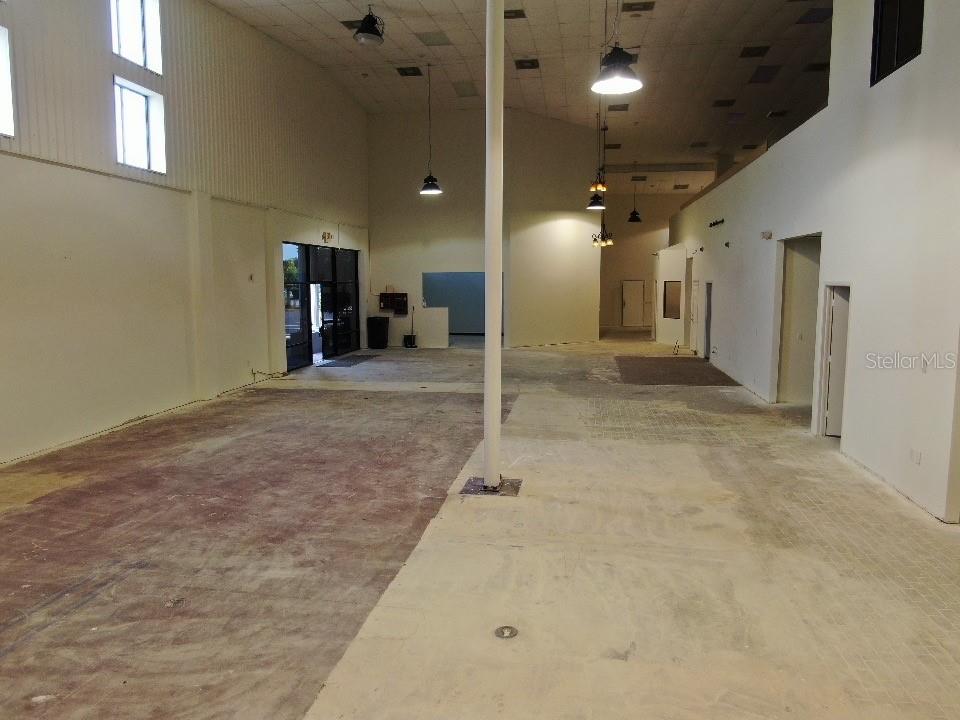 16,000 Sq Ft. Building For Sale in Lutz, FL $3,400,000