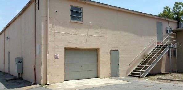 Warehouse and Retail Property For Sale in Orlando, FL - 34,000 Sq Ft $ 2,475,000