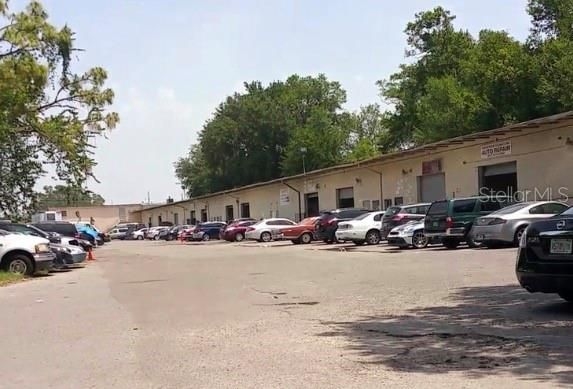 Warehouse and Retail Property For Sale in Orlando, FL - 34,000 Sq Ft $ 2,475,000