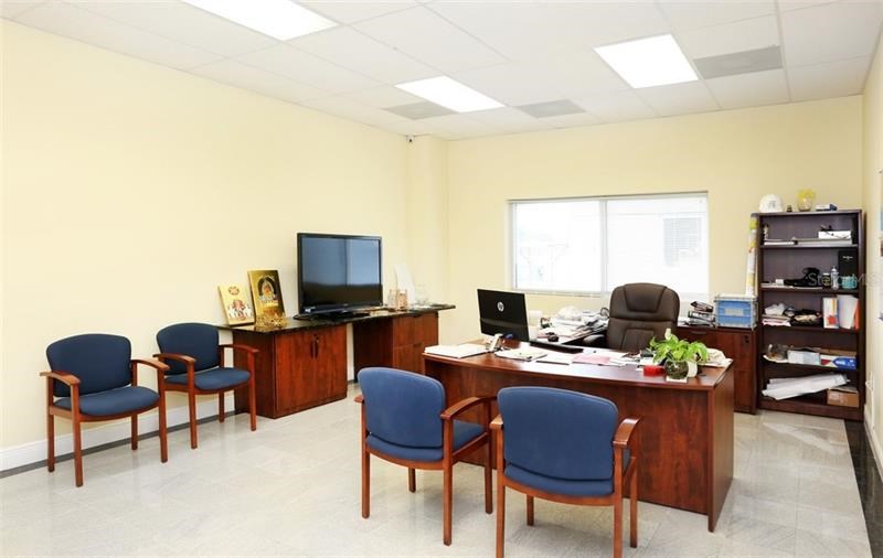 6 Acre Industrial Class warehouse in Tampa, FL - 35,800 Sq Ft Print
$5,900,000