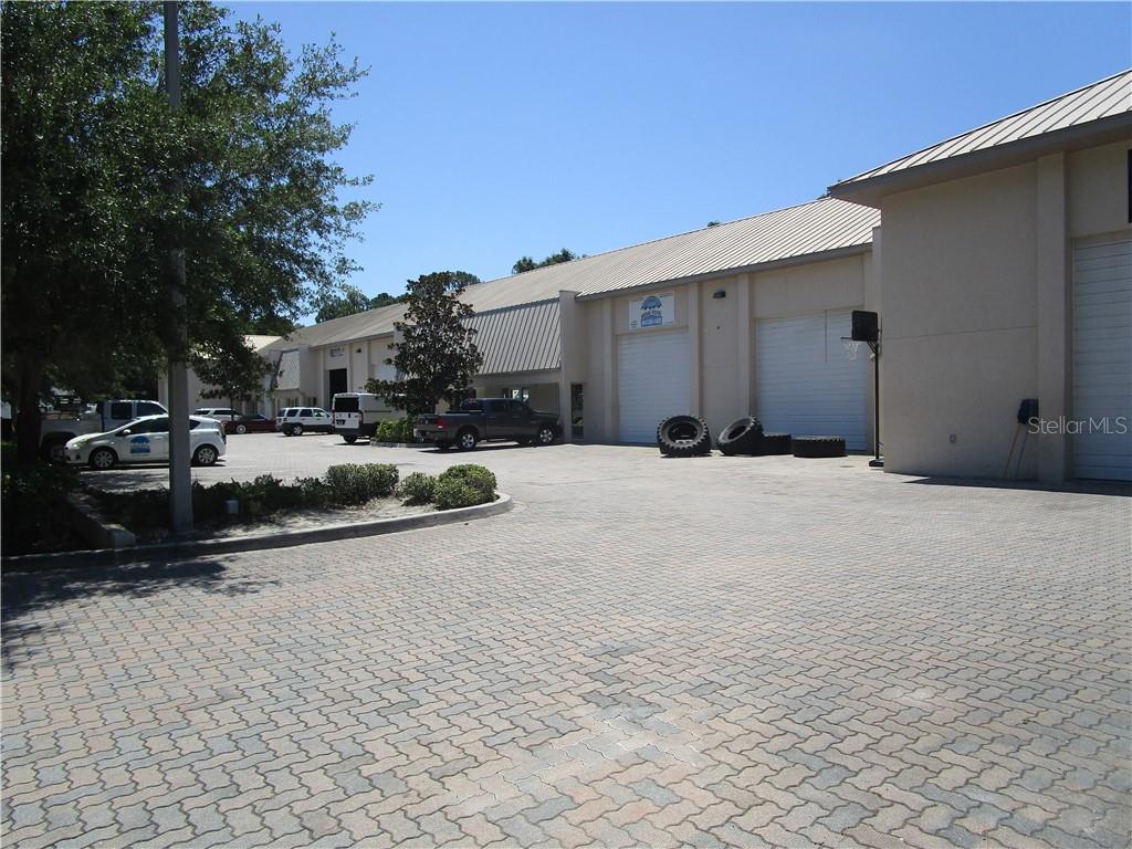 Warehouses For Sale in Port Charlotte - 4 Units / 12,700 SF All Leased $1,500,000