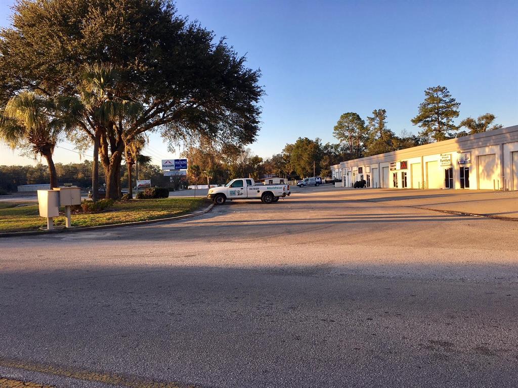 14 Unit Business Park For Sale in Ocala, FL - 22,700 SF $1,200,000