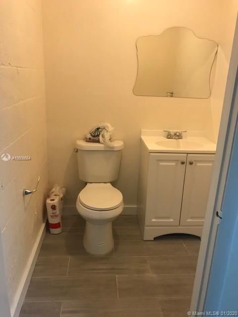 Warehouse For Sale in Mirimar - Broward County $89,000