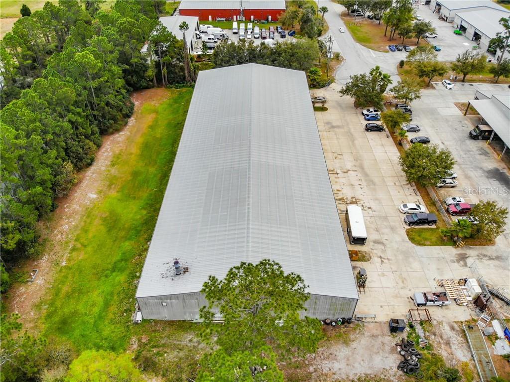 Deland 4 Unit Warehouse Building For Sale - 25,000 SF $1,500,000