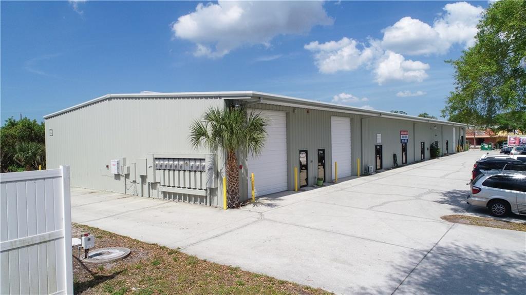 Sarasota Warehouses For Sale - 6 bays / 13,500 SF $1,150,000