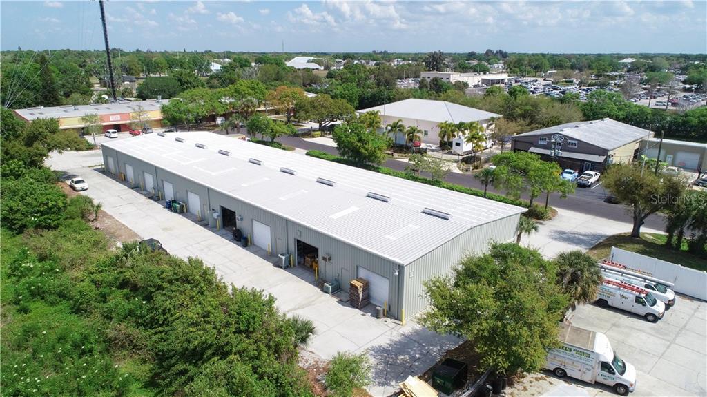 Sarasota Warehouses For Sale - 6 bays / 13,500 SF $1,150,000