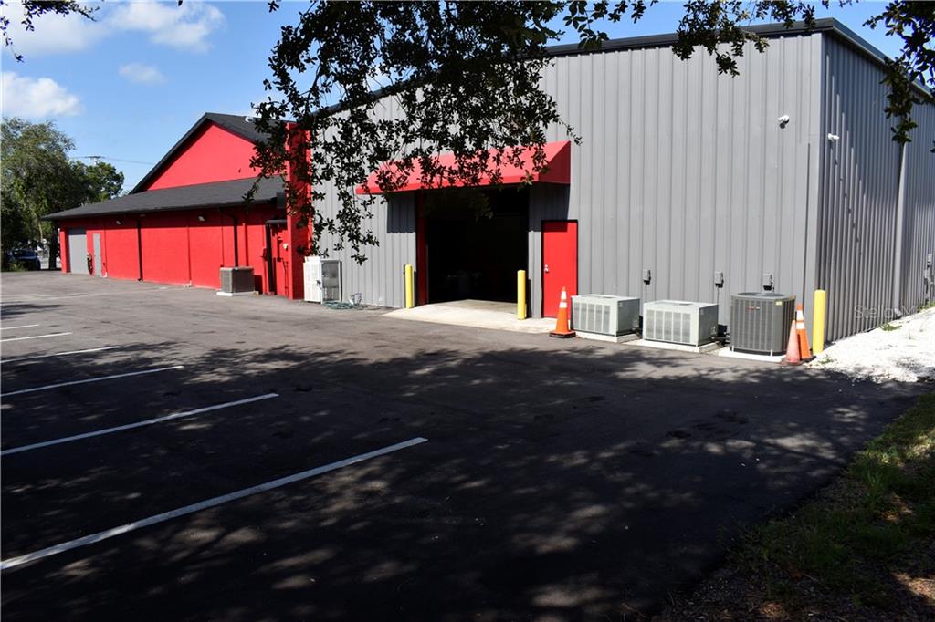 Warehouse Building For Sale in Bradenton, FL - 14,500 sf $1,999,000
