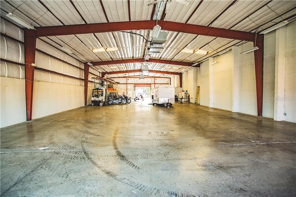 Warehouse Building For Sale in Bradenton, FL - 14,500 sf $1,999,000