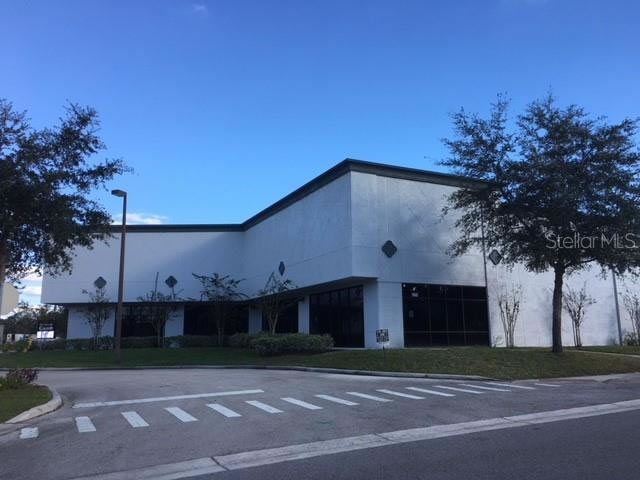 Warehouse For Sale in Orlando, FL - 22,000 sq ft