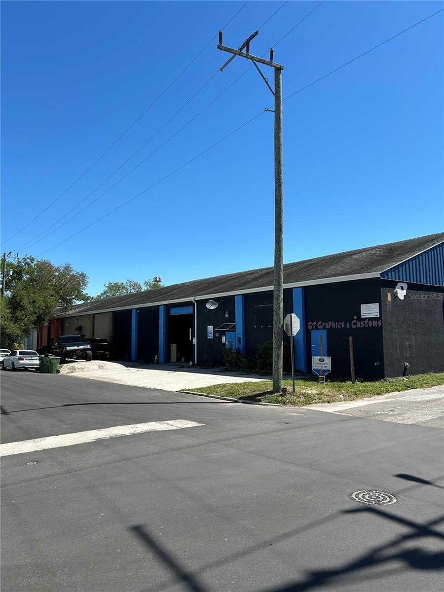 Warehouse For Sale in Bradenton, FL - 16,500 sq ft / fully leased