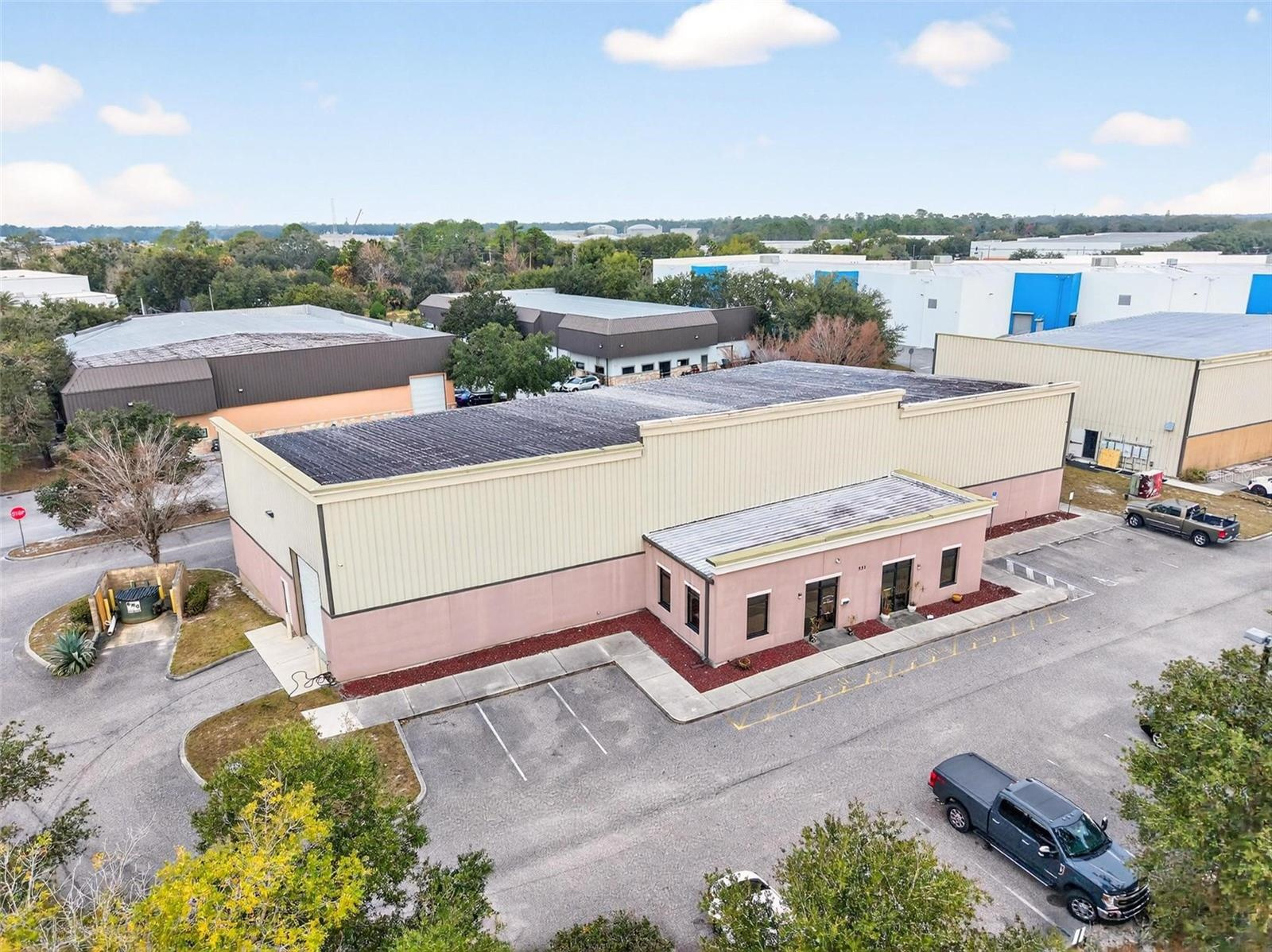 Warehouse For Sale in Oviedo, FL - 10,000 sq ft