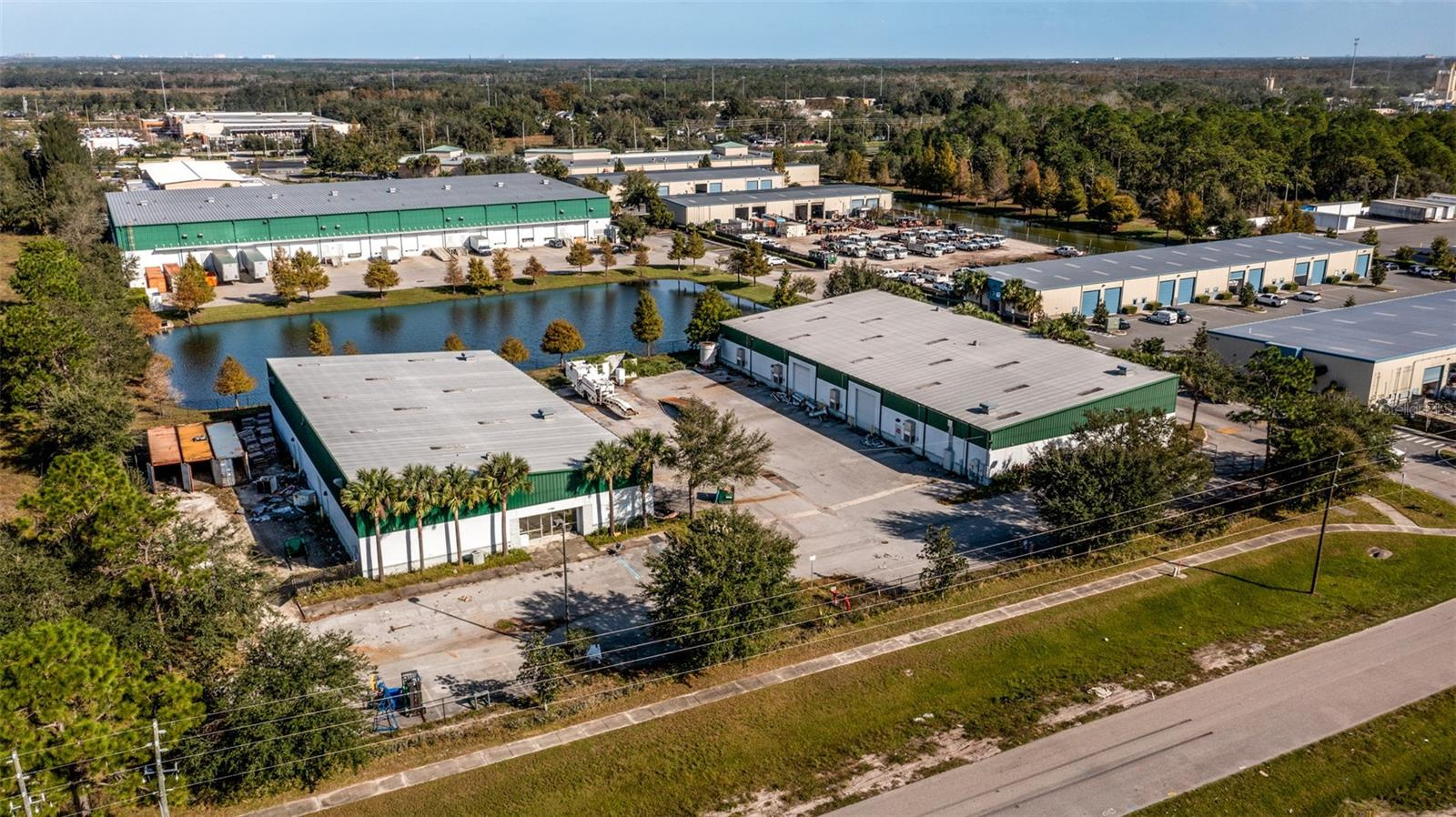 Warehouse For Sale in Kissimmee, FL - 25,000 sq ft