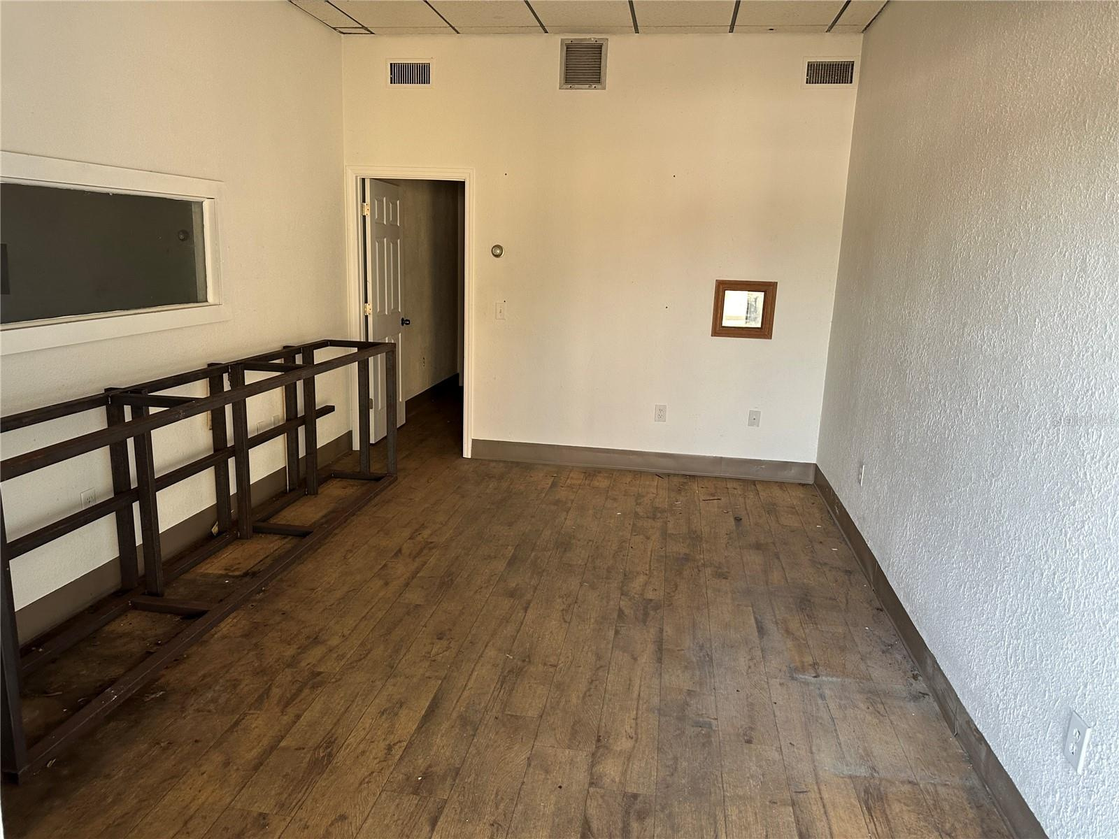Ocala Warehouse / Retail Space For Sale - 11,000 sq ft $1,400,000