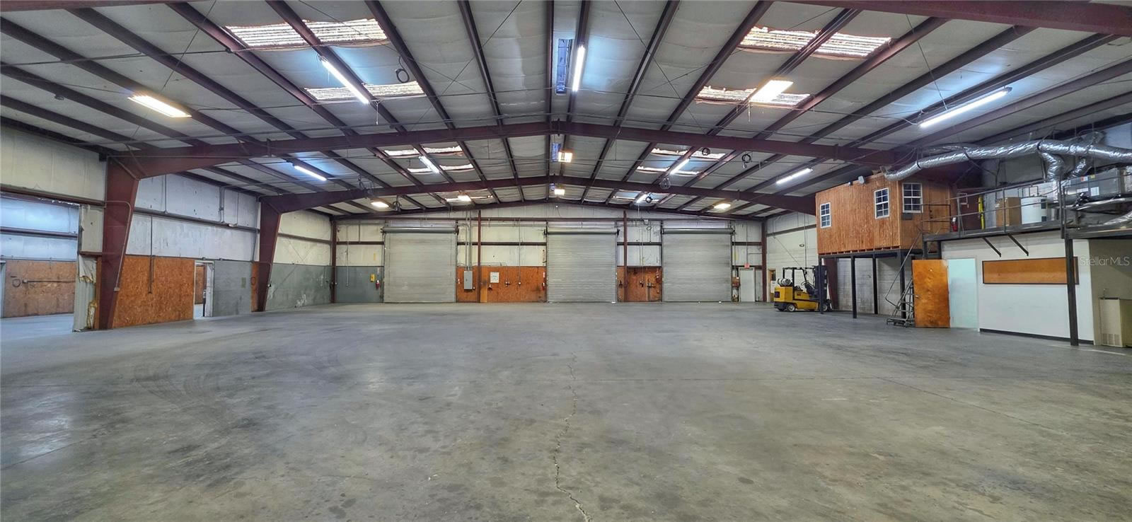 Warehouse For Sale In Hudson, FL - 4 acres of land / 13,500 sq ft building - $1,950,000