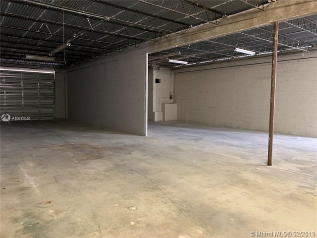 9% CAP 44,000 Sq Ft 17 Bay Warehouse Complex in Oakland Park – Broward $6,790,000