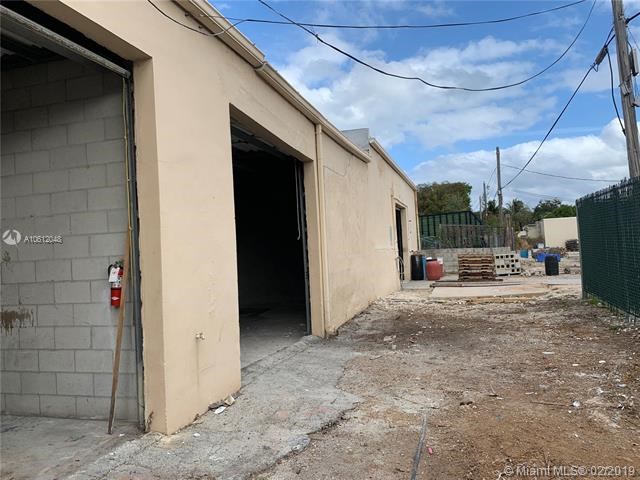 9% CAP 44,000 Sq Ft 17 Bay Warehouse Complex in Oakland Park – Broward $6,790,000